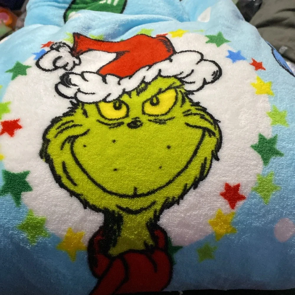 The Grinch & Max Christmas Oversized Throw Blanket Sky Blue Size 60”x70” NWT